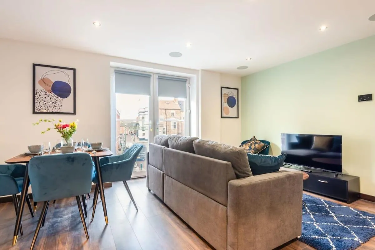 Smart 1 Bed Apartment In Central Hull Kingston upon Hull