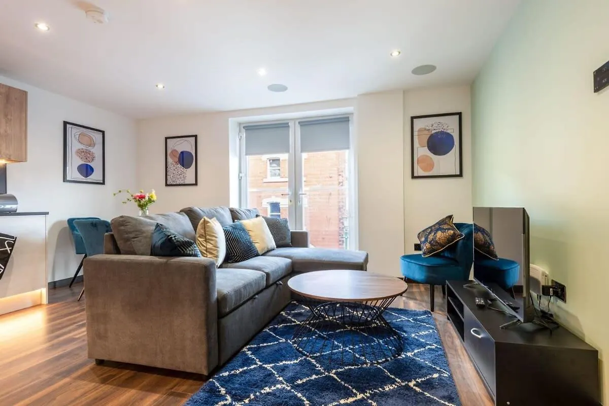 Smart 1 Bed Apartment In Central Hull Kingston upon Hull